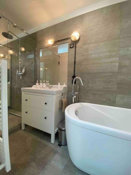 ריימס Rare ! Loft Atypique Centre-Ville Parking Jardin מראה חיצוני תמונה